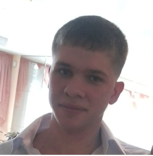 Максим Лахнов