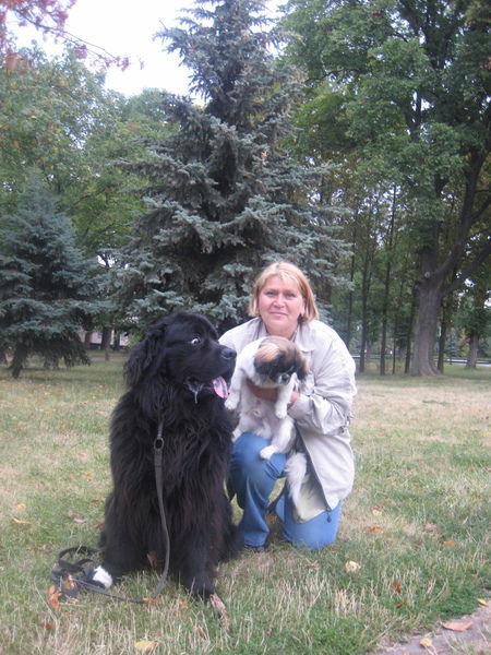 Лариса Cуханова