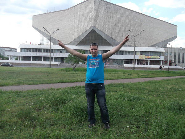 Александр Ефремов