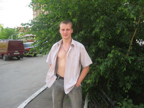 Алексей Тихонов