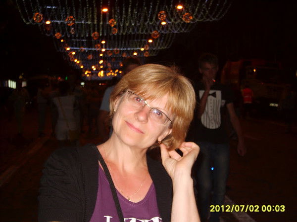 Лена Харовская