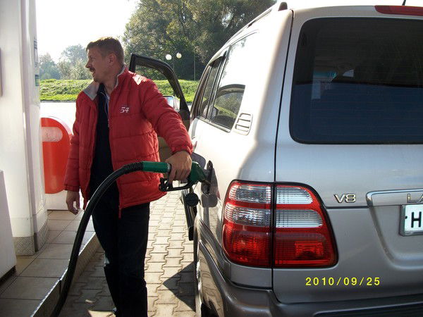 Анатолий Молодой