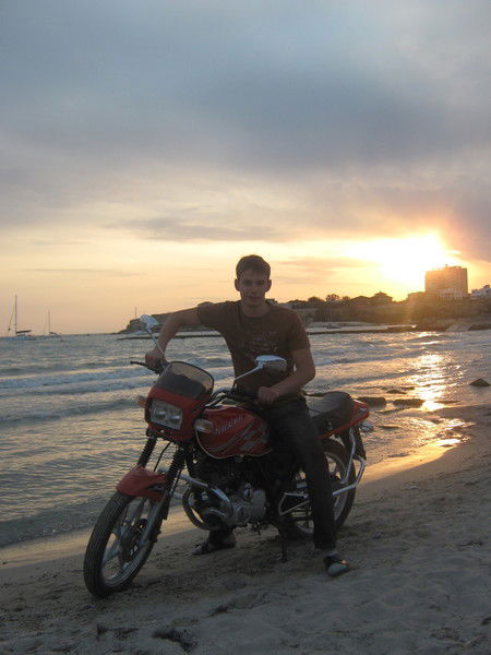 Захар Белоусов