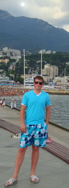 Антон Крысов