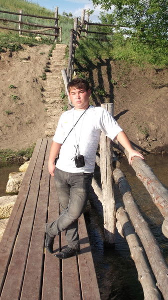 Гриша Пивторадний