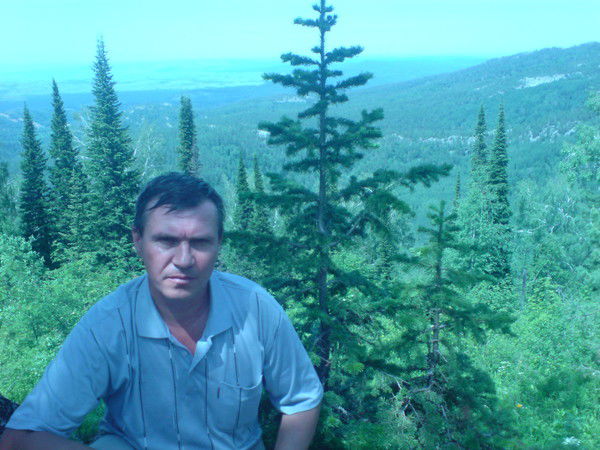 Андрей Ларионов