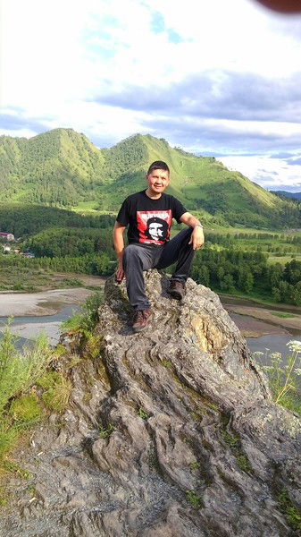 Игорь Емельянов