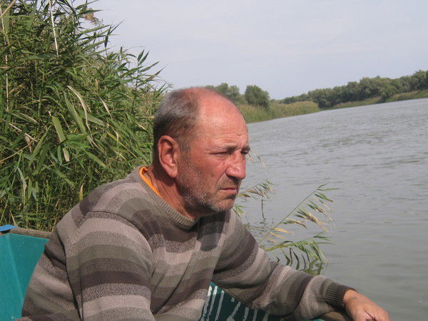 Виктор Леонов