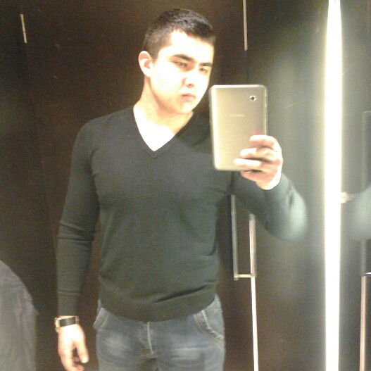 Аброр Акбаров