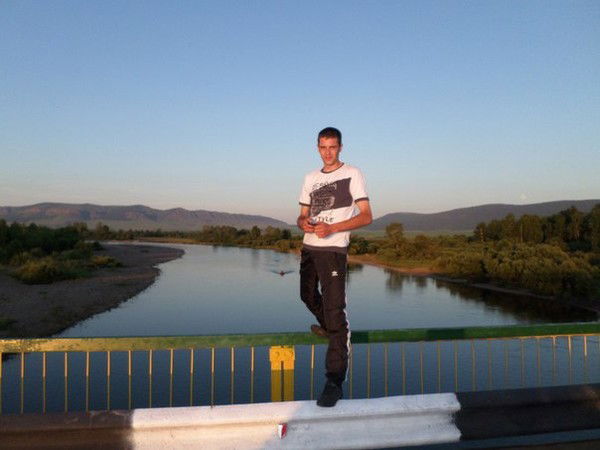 Владимир Толстов