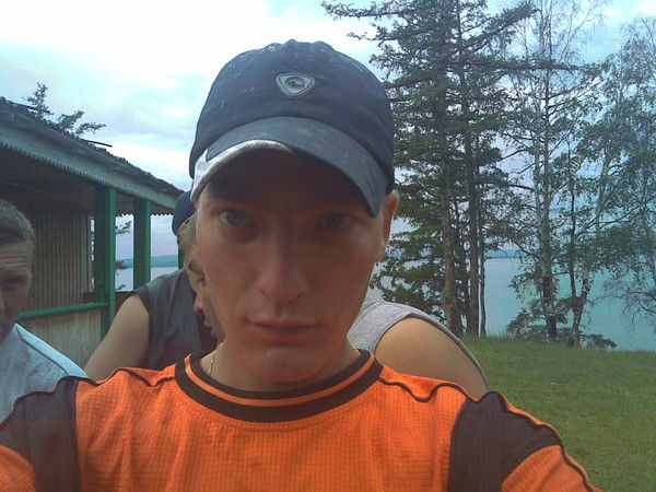 Виктор Новиков