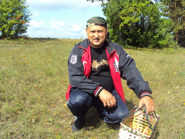 Виктор Елинов