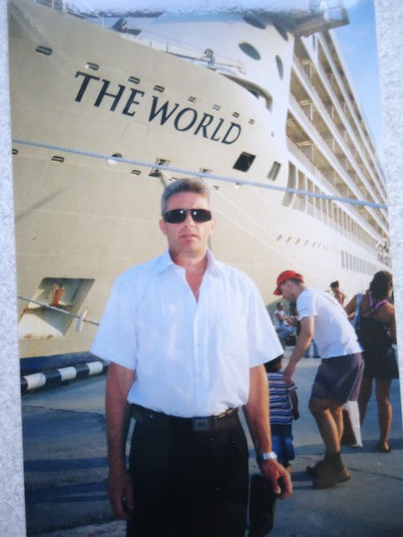 Анатолий Холод