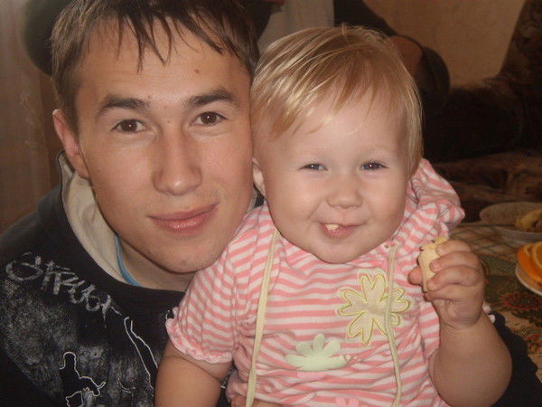 Олег Емельянов