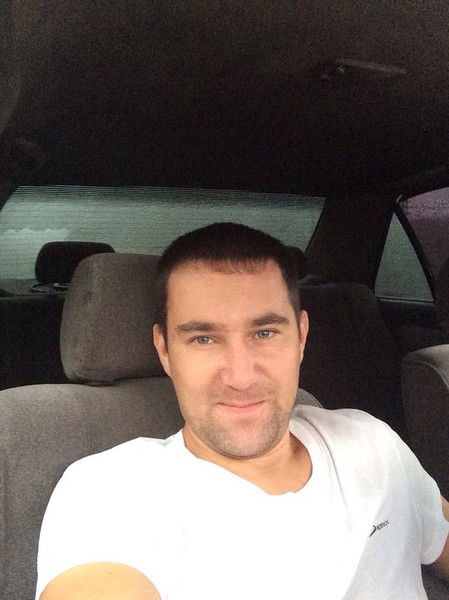 Олег Олегов