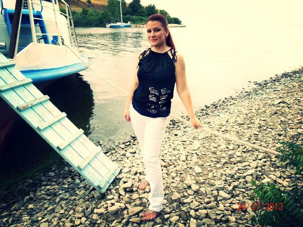 Елена Капитанова