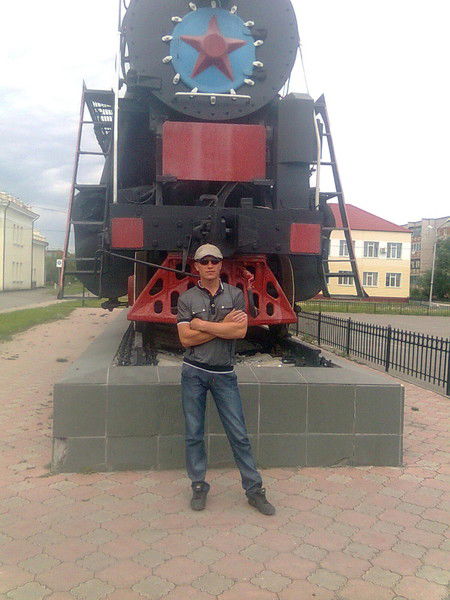 Денис Тихонов