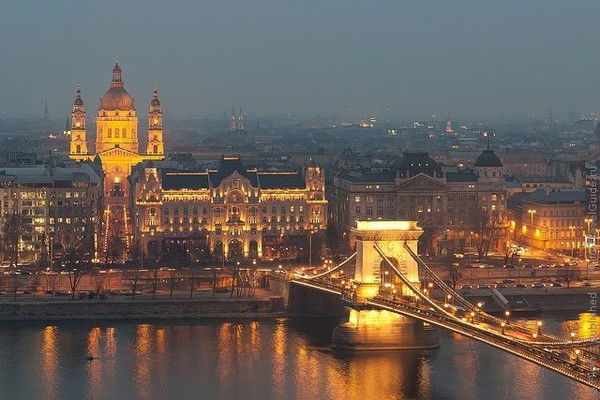 Наташа Савкова