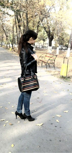 Без*имени* ____