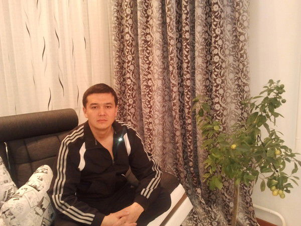 Болат Манапов