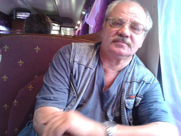 Петр Курносенко