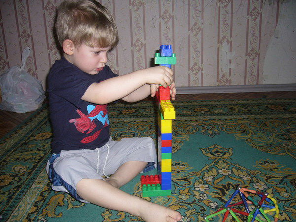 Валерий Эзау