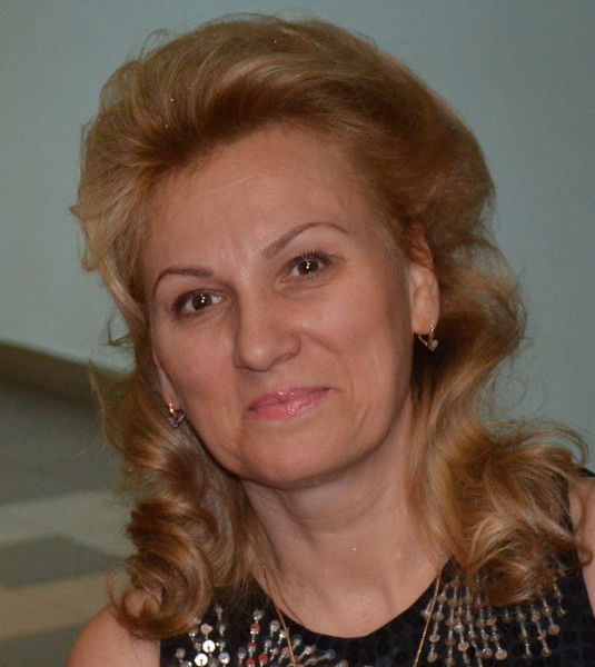 Елена Есакова