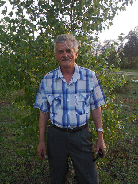 Александр Лавров