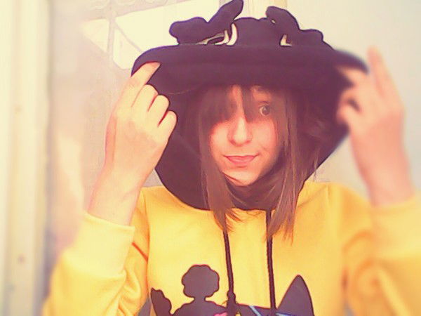 Xизра Шеrаlиzoda