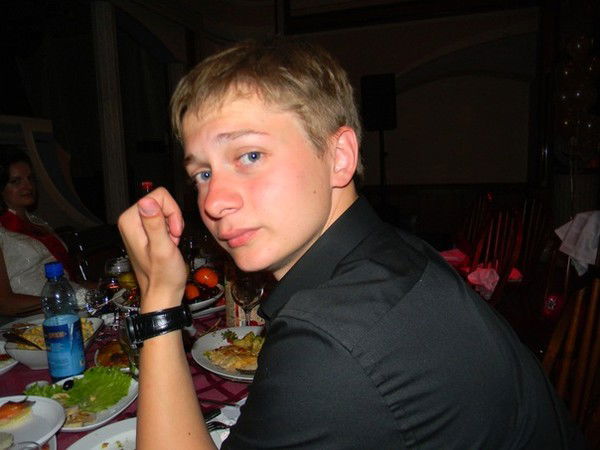 Александр Леонов