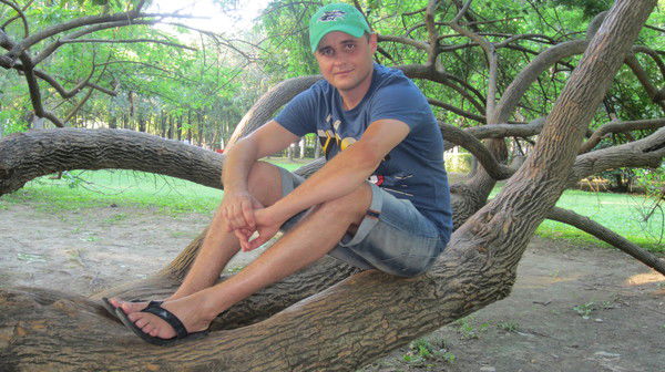 Андрей Костенко