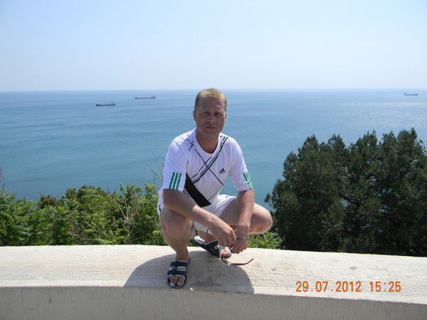 Андрей Степанов