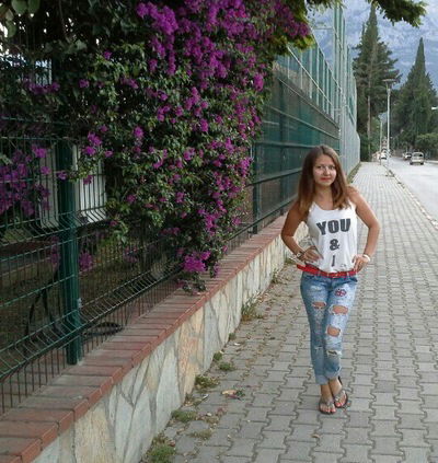 Катюня Тихонова