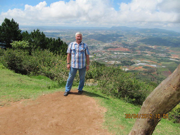 Юрий Артамонов