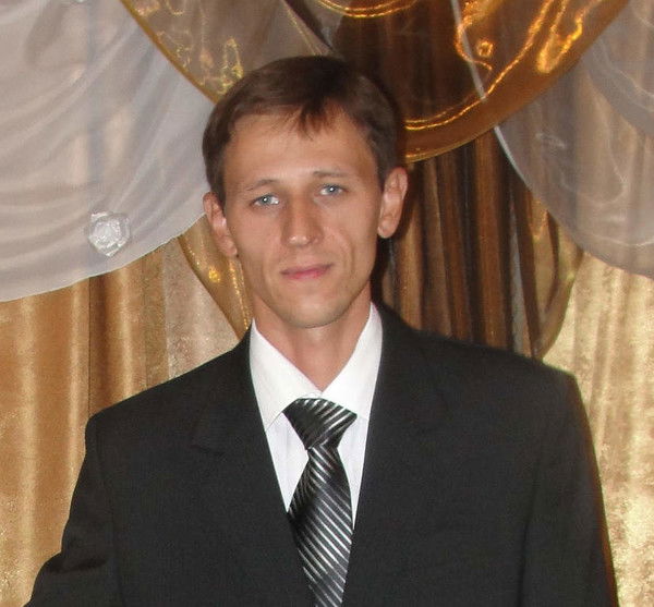 Олег Николаев