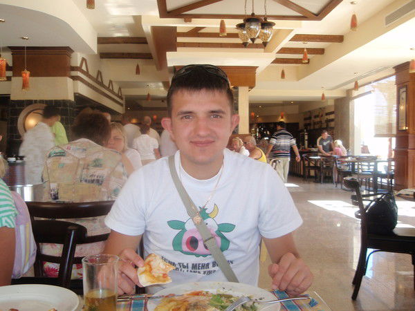 Антон Стебунов