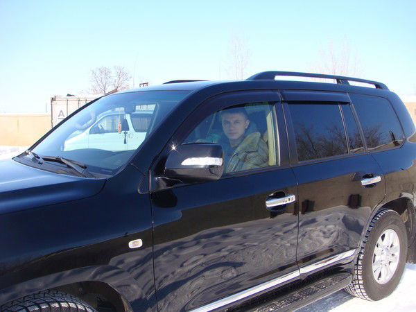 Денис Оленников