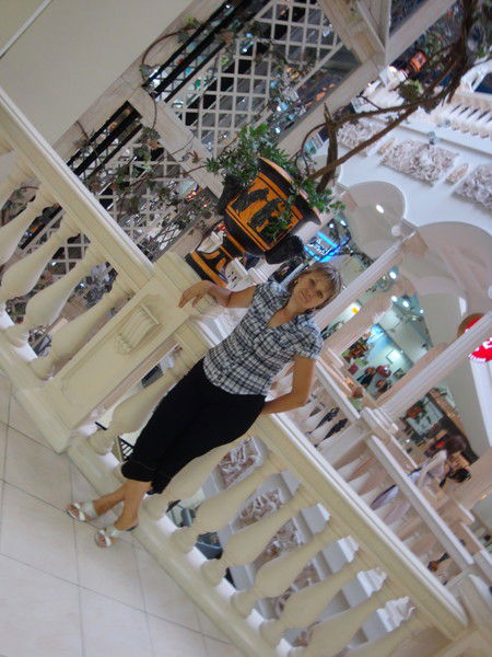 Люда Попова (Романюк)