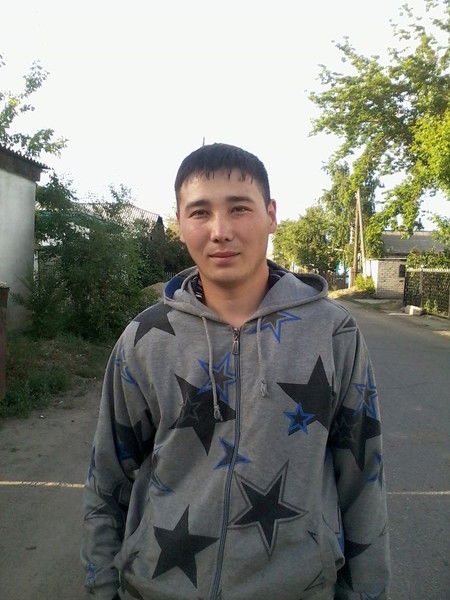 Данияр Азаматов