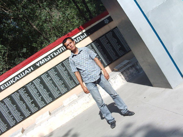 Дмитрий Хан