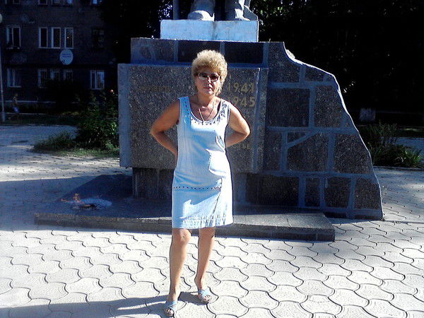 Елена Максимова