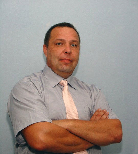 Олег Новиков