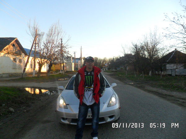 Александр Деревянко