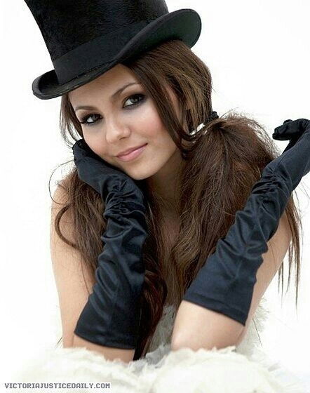 Алинка)) В Париже(