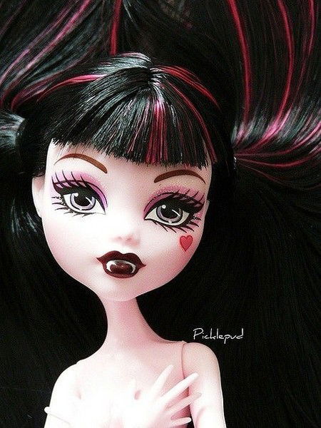 Яна Комарова