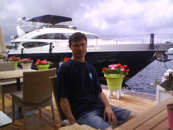 Неизвестно Неизвестно