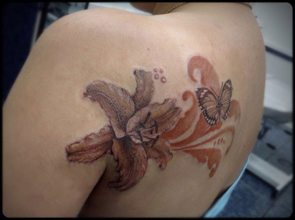 Илона Серова