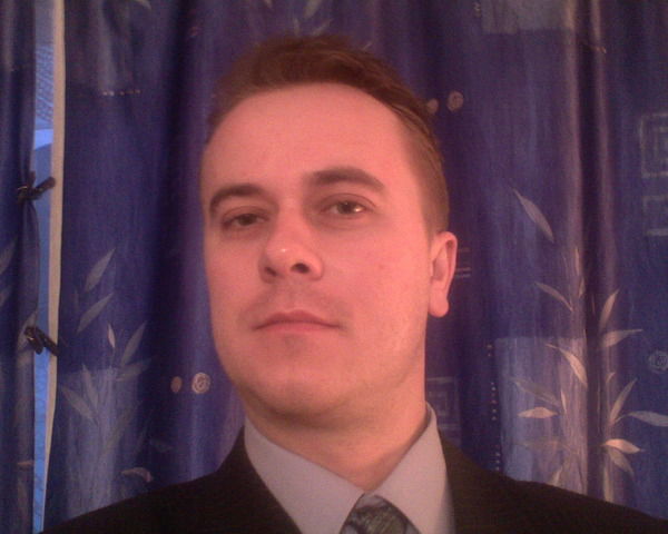 Александр Ефремов