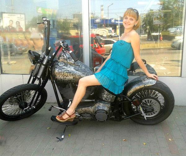 Елена Долгополова