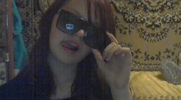 Белая И Пушистая Черня И Калючая